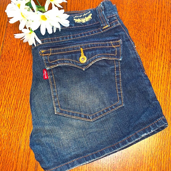 Levi's Pants - LEVI’s 🔥$13🔥Firm 504 Slouch SHORTS Flap Pockets